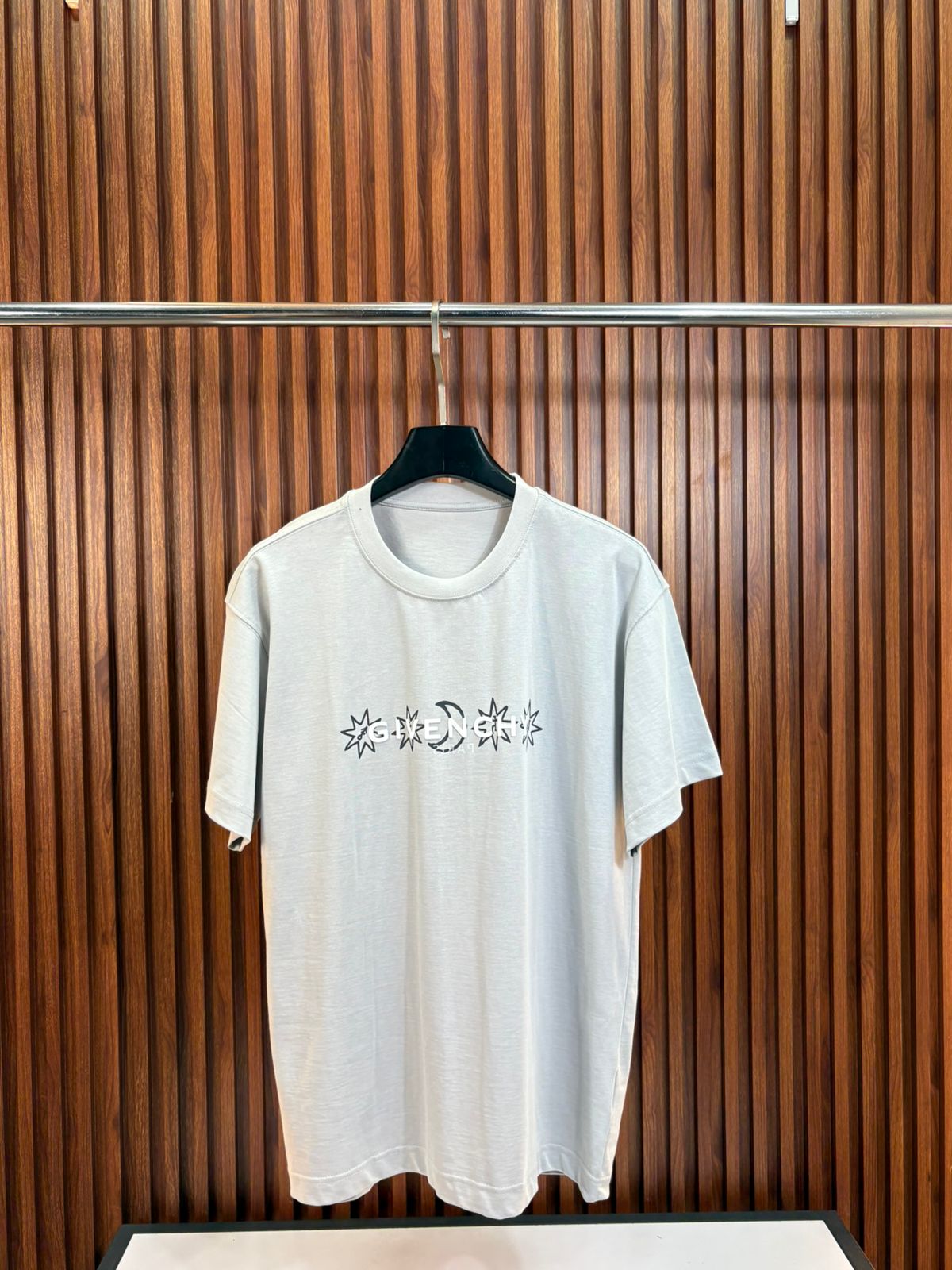 GIVENCHY