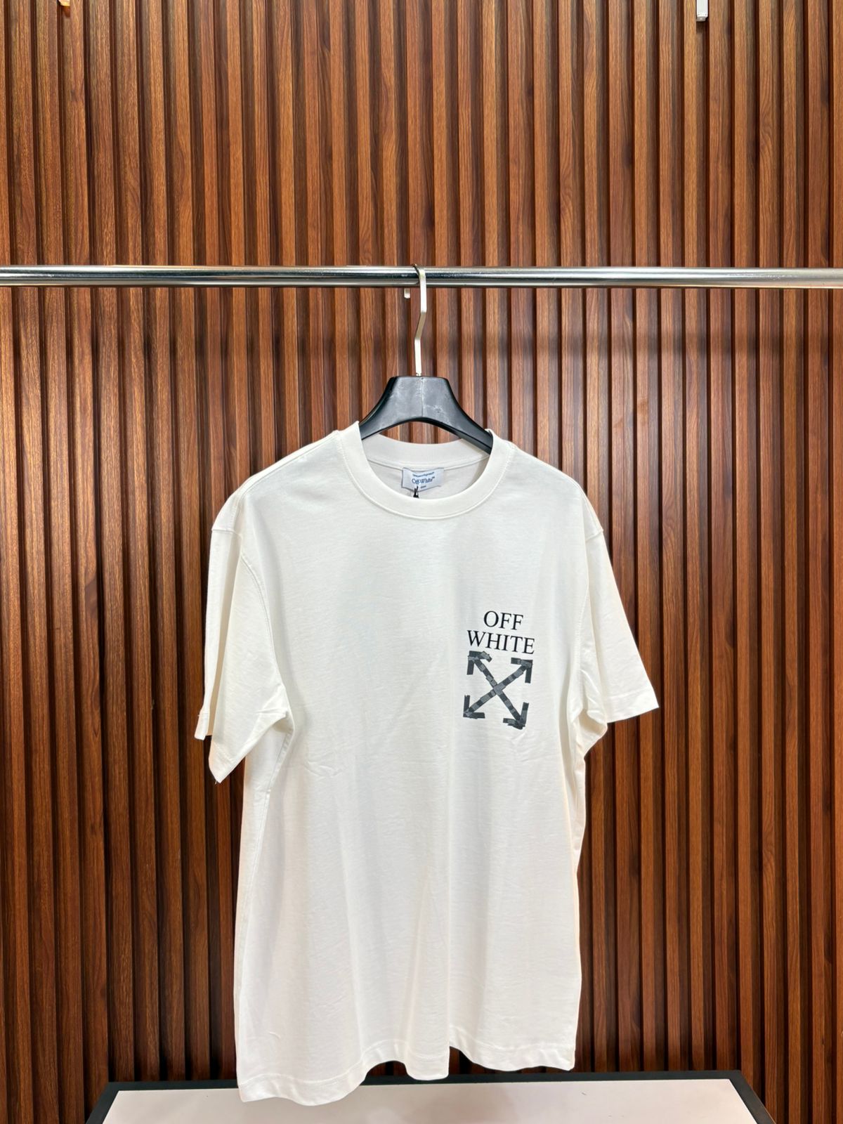 OFF WHITE